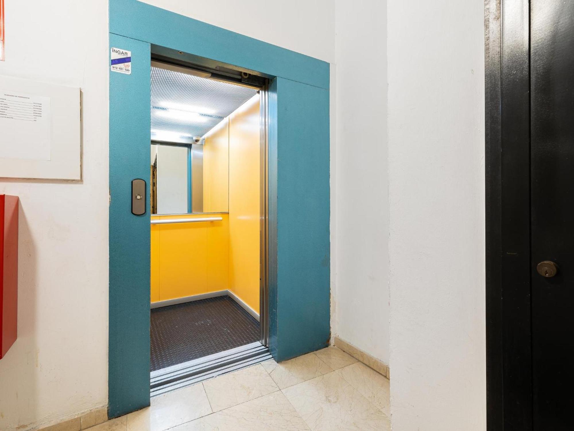 H2M Lazcano With Sunny Terrace In Old Town Malaga Ngoại thất bức ảnh